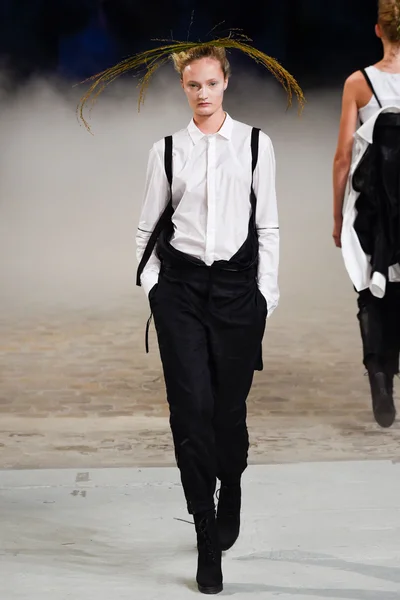 Look 35